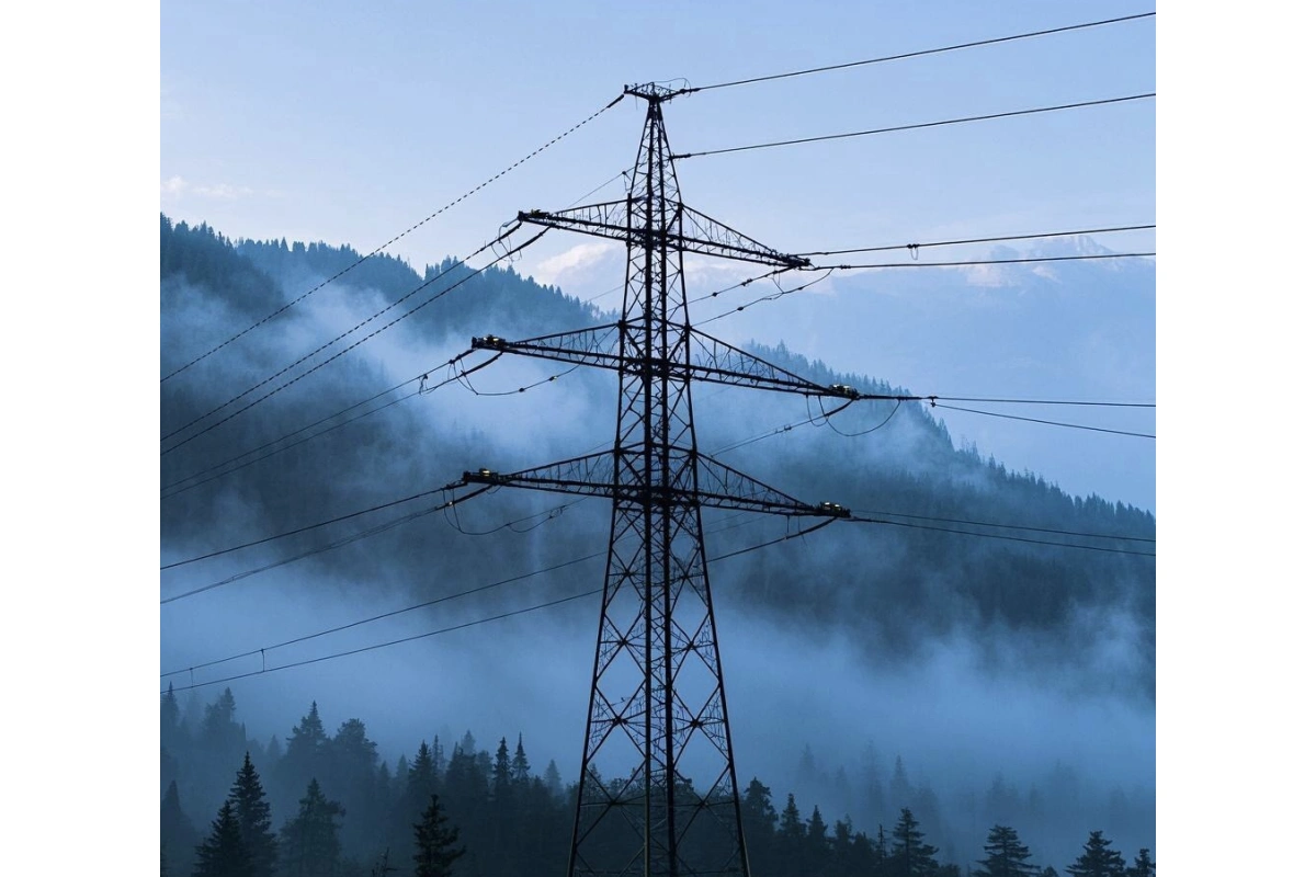 Was sind die Eigenschaften des Metall Electric Power Tower?