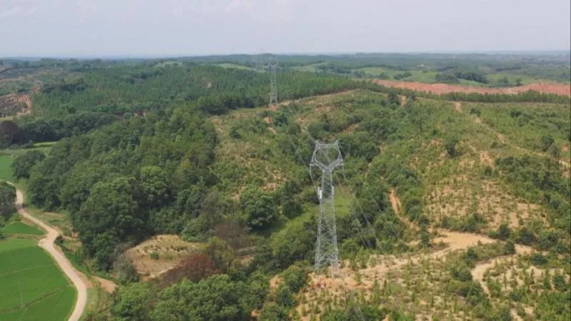 Gemeinsamer Strommast der 5G-Basisstation in Betrieb genommen