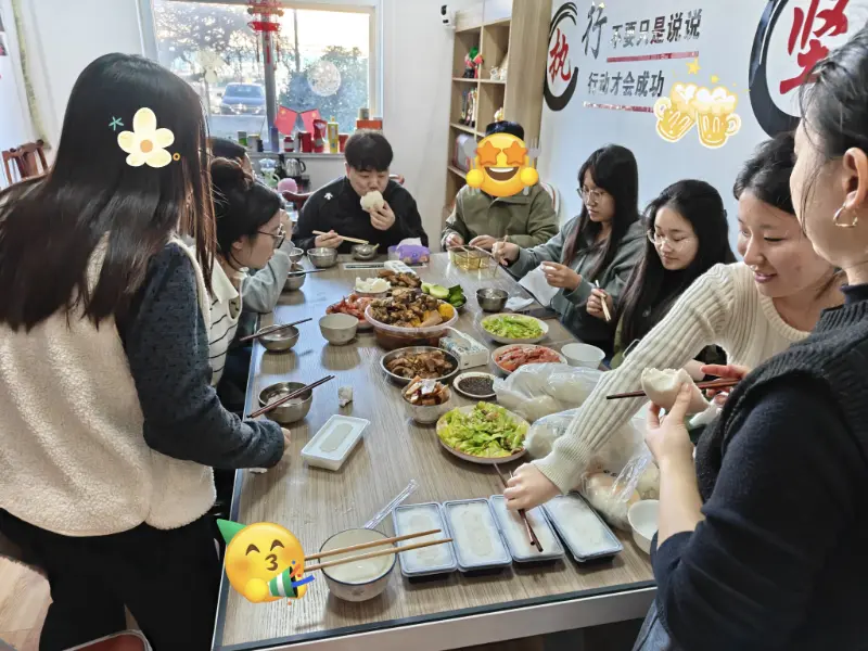 Spontanes Mittagessen schafft dauerhafte Büroanleihen