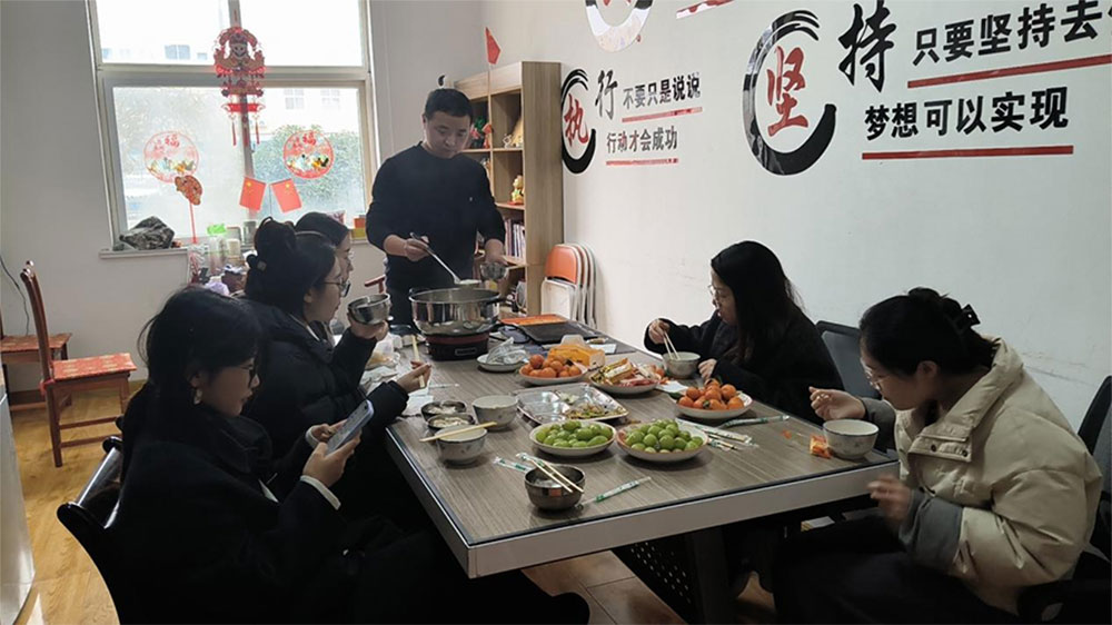 Mittagessen zum Laternenfest: Tangyuan und Team Vibes im Büro